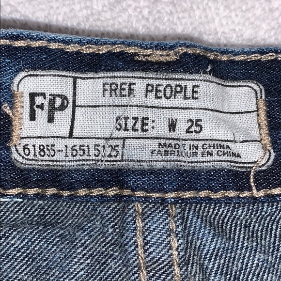 EUC Free People jean shorts with tan lace. Size 25 - Picture 6 of 8